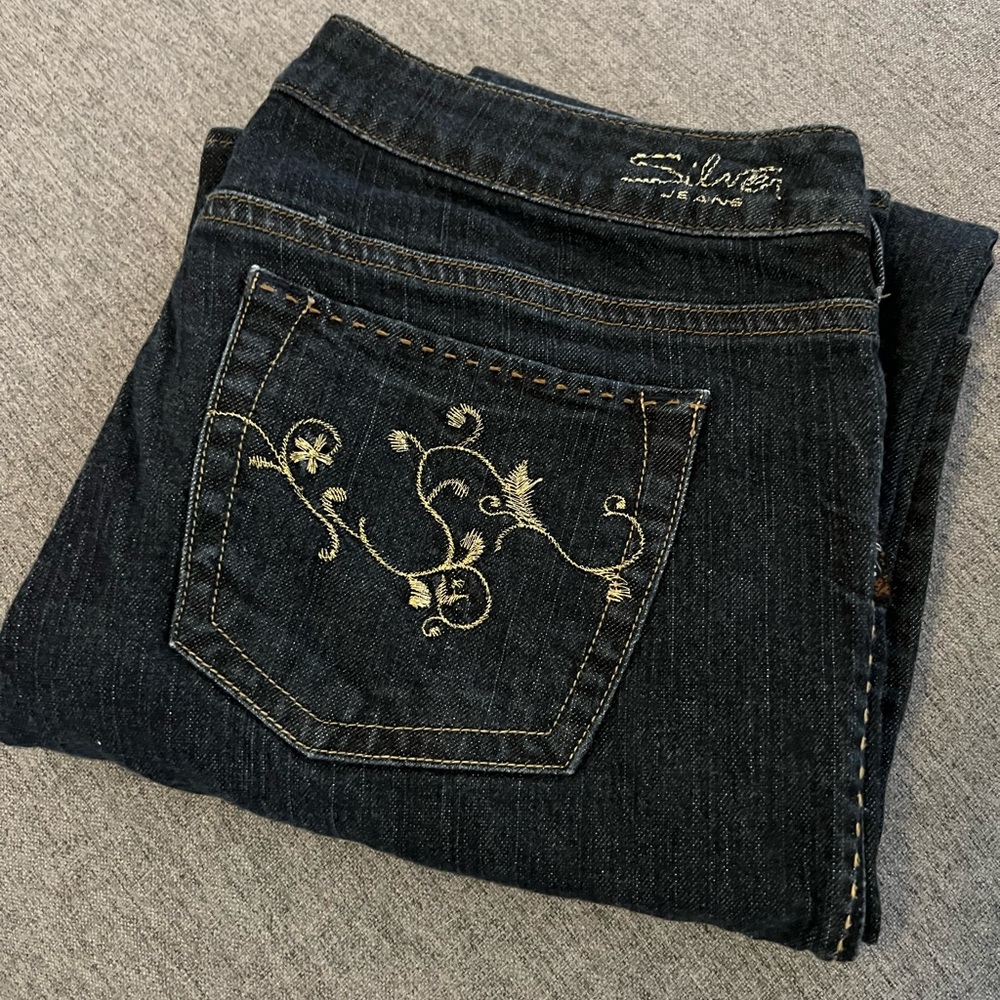 Like new size 31 Silver jeans. Tuesday. Dark‎ wash - Picture 2 of 5